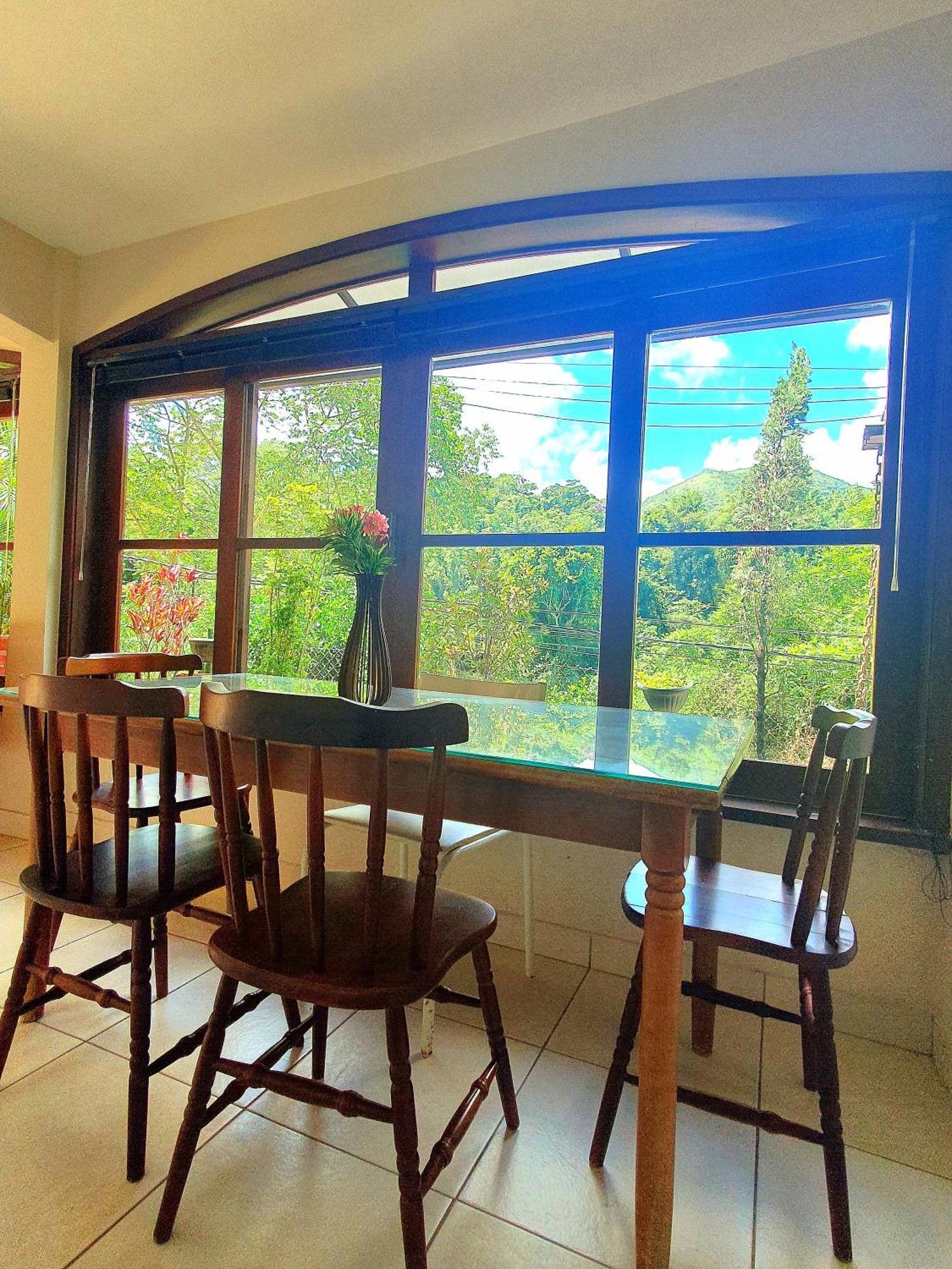 Aconchego De Itaipava - Casa De 3 Quartos, Equipada, Area Kids, Jacuzzi, Pet Friendly, Churrasqueira, Em Meio A Natureza E Proximo Ao Centro Do Bairro Petropolis  Ngoại thất bức ảnh