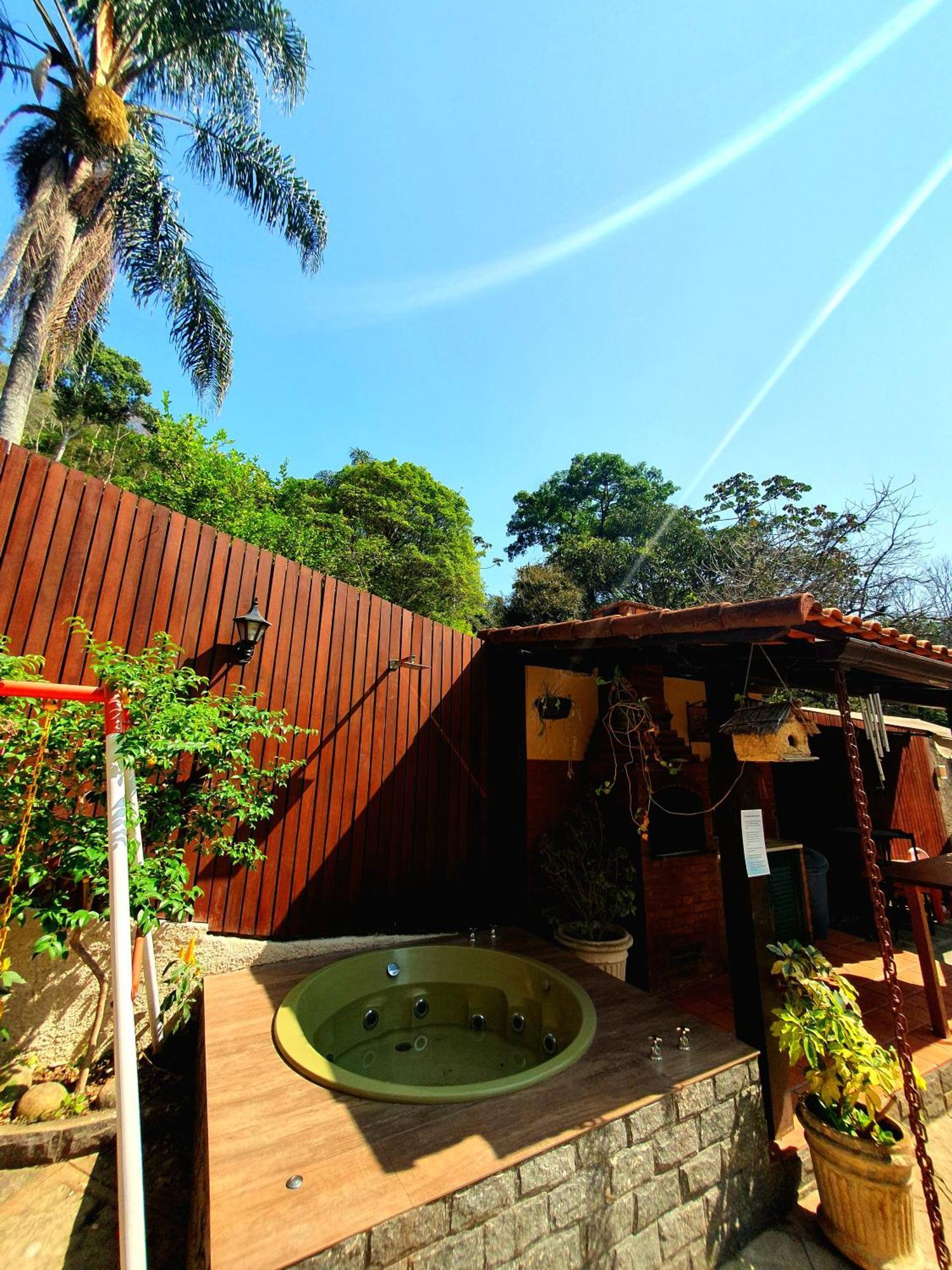 Aconchego De Itaipava - Casa De 3 Quartos, Equipada, Area Kids, Jacuzzi, Pet Friendly, Churrasqueira, Em Meio A Natureza E Proximo Ao Centro Do Bairro Petropolis  Ngoại thất bức ảnh